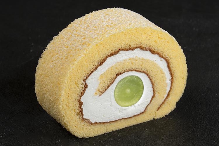 シャインマスカットロールケーキ