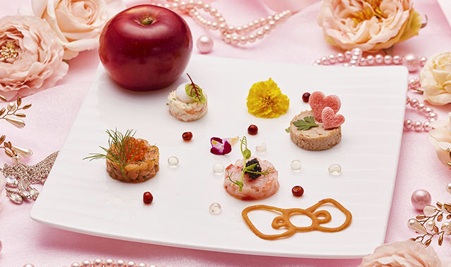 幸せな時間の始まり ～アミューズ・ブーシュ～ ・サーモントラウトマリネのタルタル セルクル仕立て フィヨルドルビーを添えて ・柑橘香る甘海老のタルタル キャビア添え ・ポークリエット いちご風味のハートブレッド飾り ・ズワイ蟹のレムラードソース　トマトエキューム