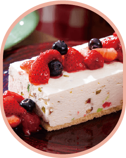 カッサータ ストロベリー＆ベリー添え