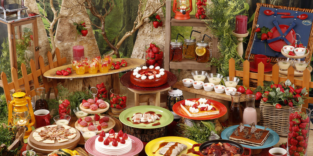 24-04_05 ﾙｸﾚｰﾙ_30th Anniversary Buffet with Strawberry Sweets