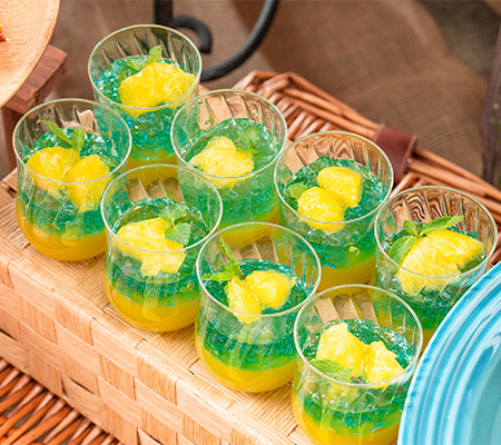 ライチとパッションフルーツ、エルダーフラワーの二層ゼリー