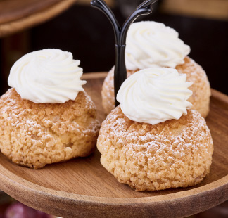 塩キャラメルクッキーシュークリーム​