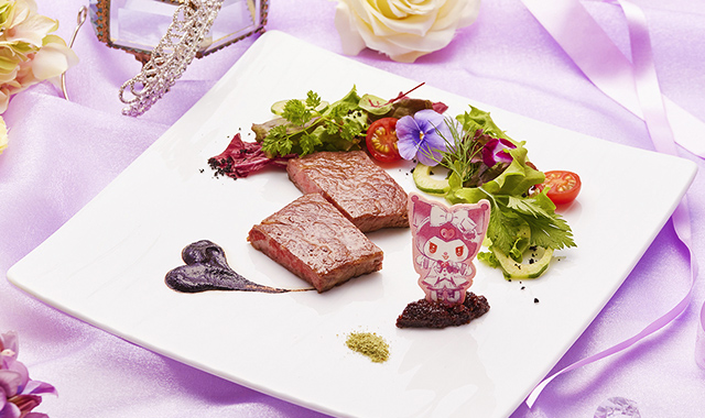 国産牛のサーロインステーキ 黒ニンニクソースとヴァイオレットマスタード 山葵塩と共に